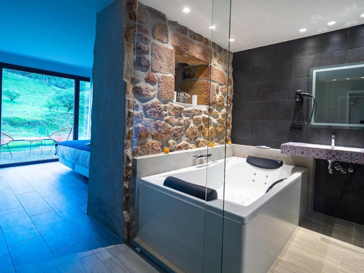 Suite Spa Bath